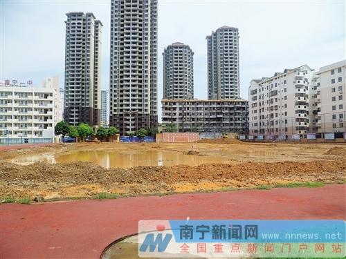 學校人造草坪