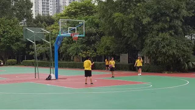 英語實驗學校硅PU籃球場羽毛球場