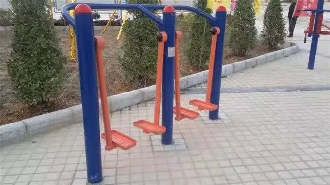 小區(qū)里常用的健身器材 小區(qū)里常用的健身器材